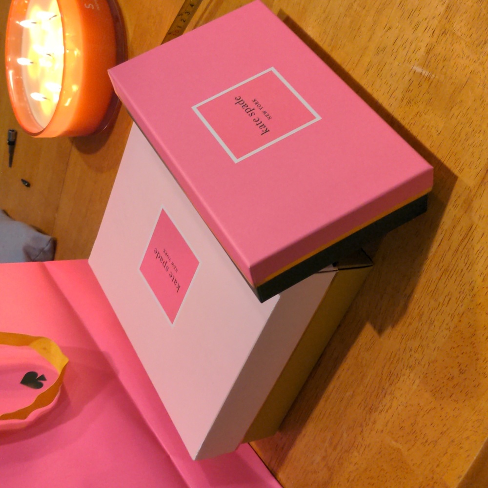 ♠️Kate Spade shopping bag & tissue paper + 2 boxes👛♻️ - Picture 5 of 6